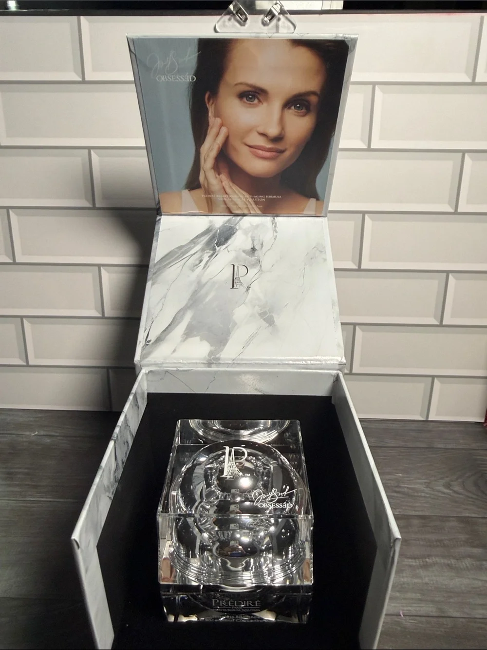 Timeless Radiance Face Lifting Concentrate — White